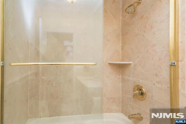 12 Hemlock Lane, Tenafly, NJ 07670