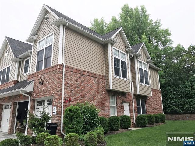 12 Hemlock Lane, Tenafly, NJ 07670