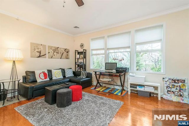 12 Hemlock Lane, Tenafly, NJ 07670