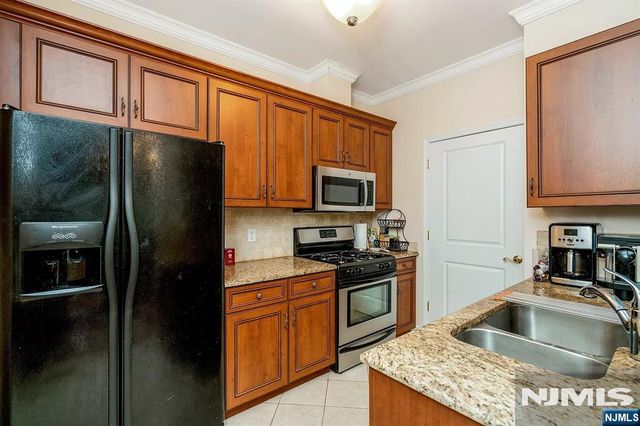 12 Hemlock Lane, Tenafly, NJ 07670