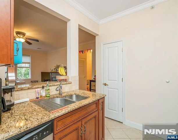 12 Hemlock Lane, Tenafly, NJ 07670