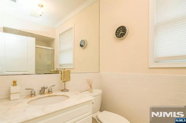 12 Hemlock Lane, Tenafly, NJ 07670