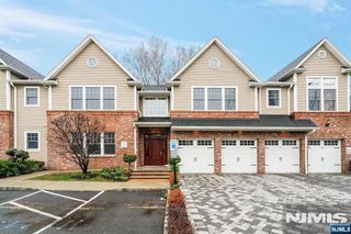 12 Hemlock Lane, Tenafly, NJ 07670
