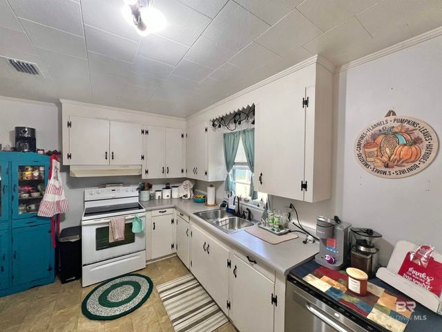 222 Van Hoosen Road, Flomaton, AL 36441