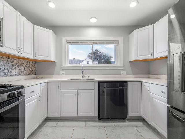 319 Bellwood Avenue, Bellwood, IL 60104