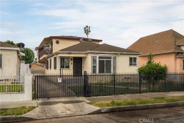 154 E 82nd Place, Los Angeles, CA 90003