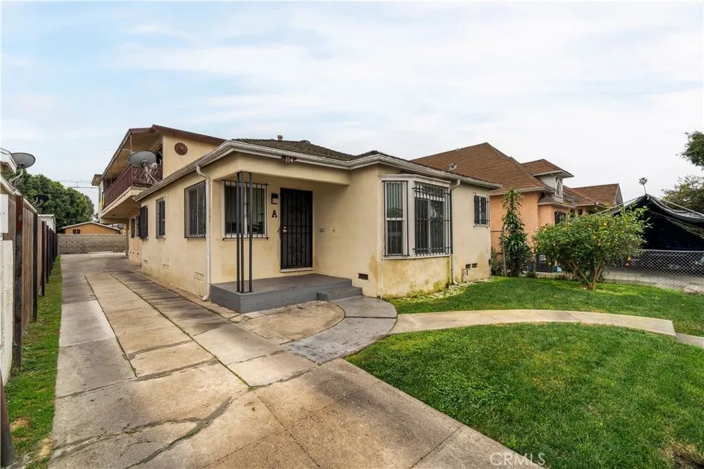 154 E 82nd Place, Los Angeles, CA 90003