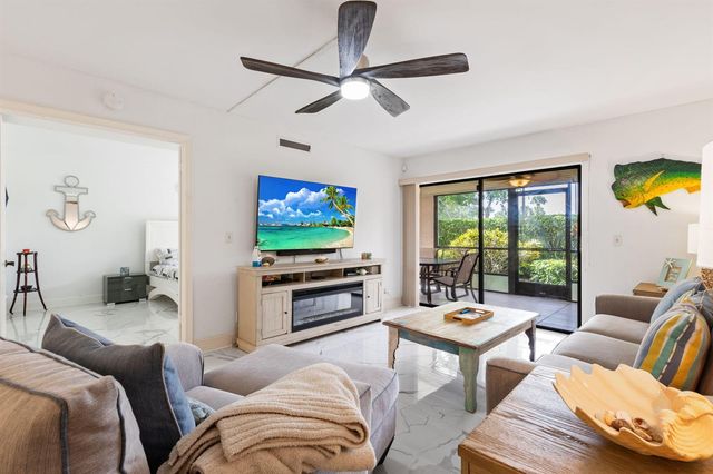 10110 Cedar Point Boulevard 102, Boynton Beach, FL 33437