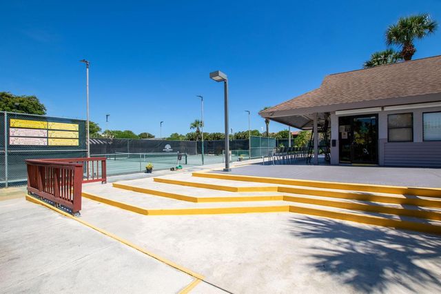 10110 Cedar Point Boulevard 102, Boynton Beach, FL 33437