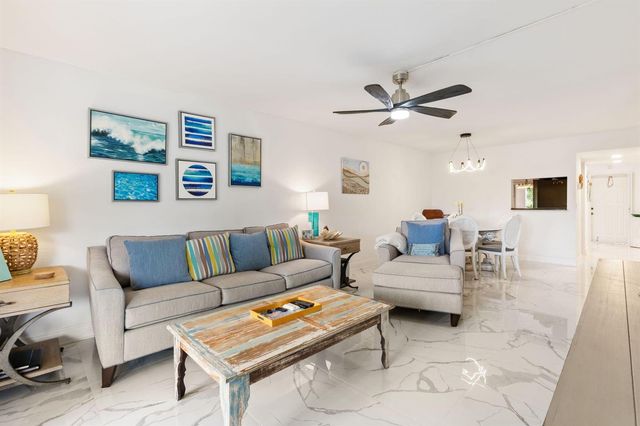 10110 Cedar Point Boulevard 102, Boynton Beach, FL 33437