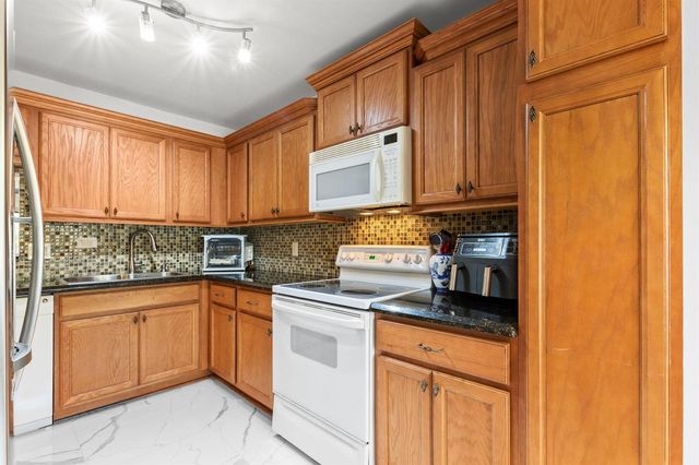 10110 Cedar Point Boulevard 102, Boynton Beach, FL 33437