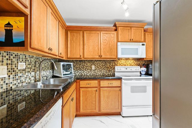 10110 Cedar Point Boulevard 102, Boynton Beach, FL 33437
