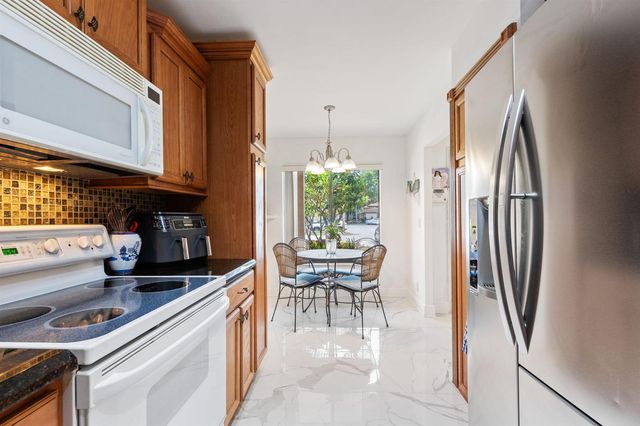 10110 Cedar Point Boulevard 102, Boynton Beach, FL 33437