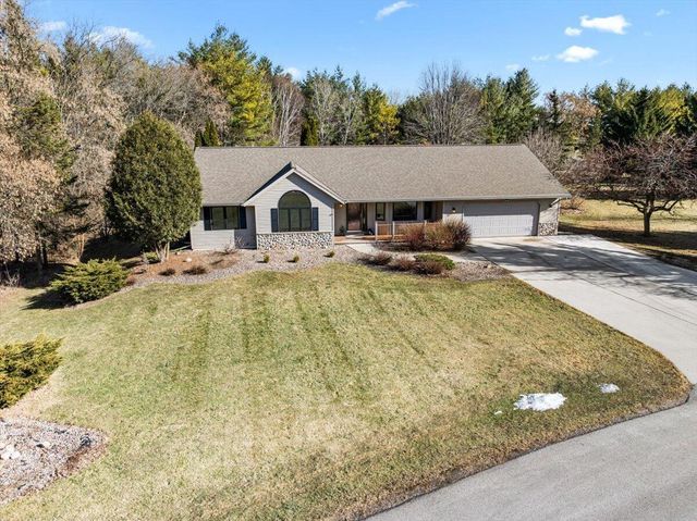 N2753 Windridge DRIVE, Waldo, WI 53093