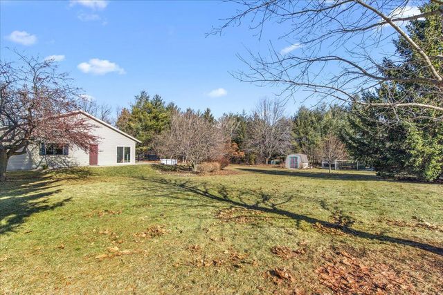 N2753 Windridge DRIVE, Waldo, WI 53093
