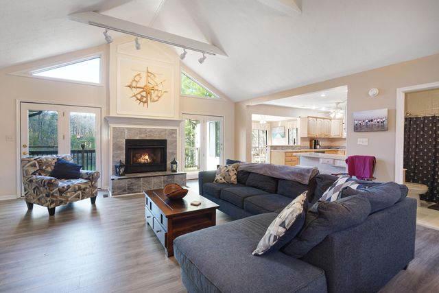 50 Aspen WAY, Moneta, VA 24121