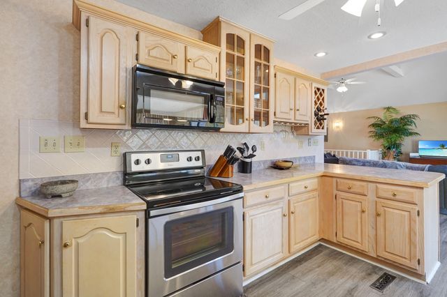 50 Aspen WAY, Moneta, VA 24121