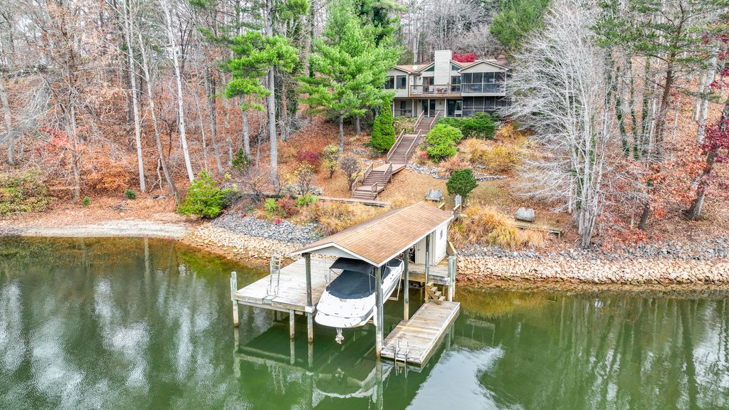 50 Aspen WAY, Moneta, VA 24121