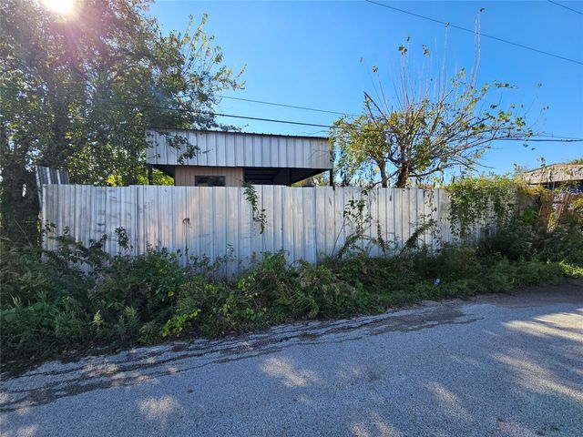 7826 Attwater Street, Houston, TX 77028