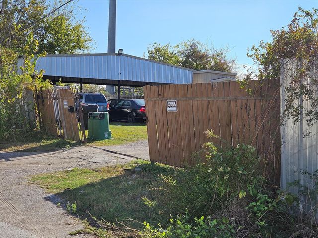 7826 Attwater Street, Houston, TX 77028