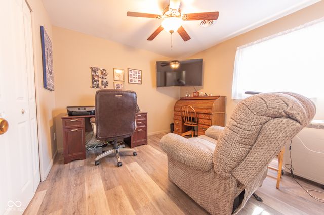 2855 12th Street, Columbus, IN 47201