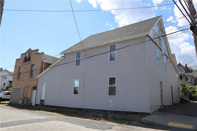 114 E Church Ave, Masontown, PA 15461