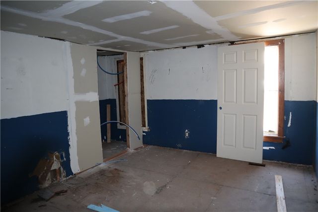 114 E Church Ave, Masontown, PA 15461