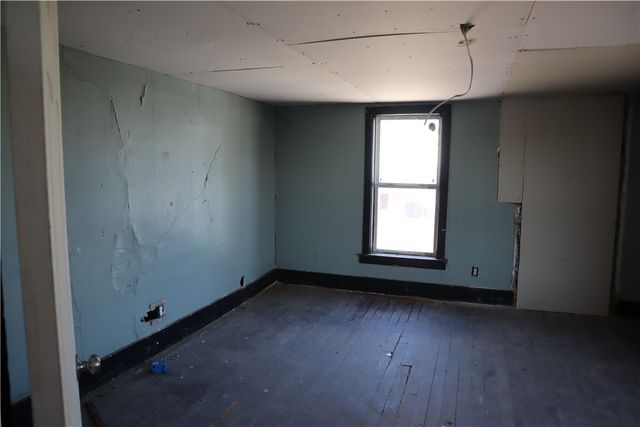 114 E Church Ave, Masontown, PA 15461