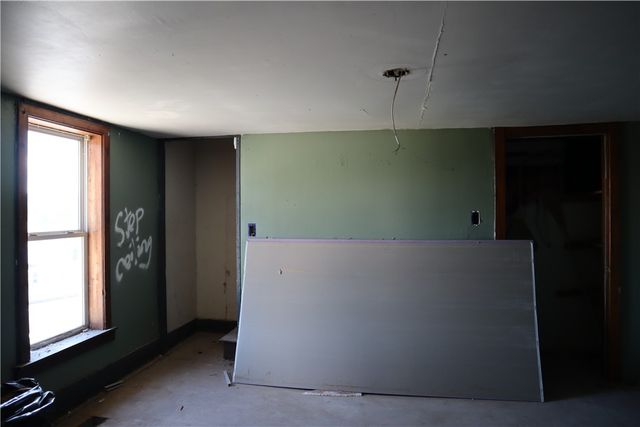 114 E Church Ave, Masontown, PA 15461