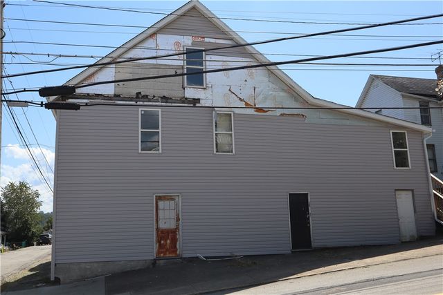 114 E Church Ave, Masontown, PA 15461