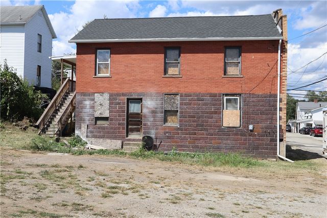 114 E Church Ave, Masontown, PA 15461