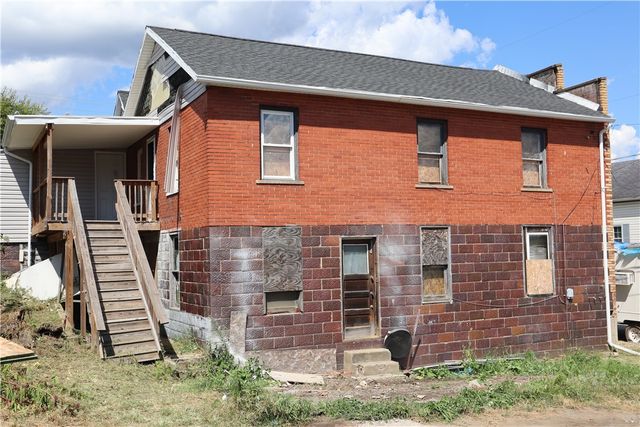114 E Church Ave, Masontown, PA 15461