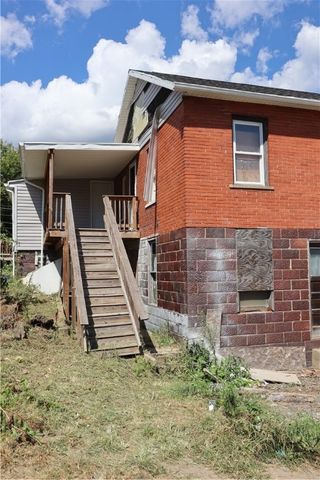 114 E Church Ave, Masontown, PA 15461