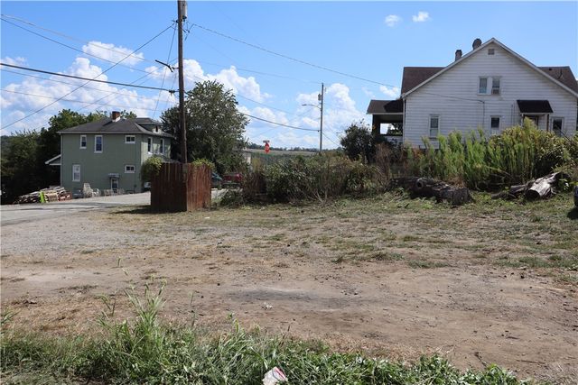 114 E Church Ave, Masontown, PA 15461