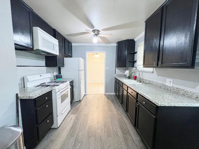 1915 W Harding Way, Stockton, CA 95203