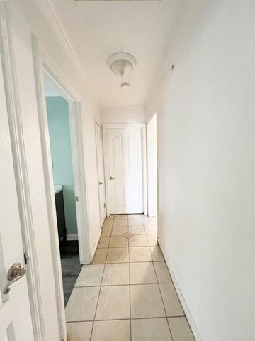 1915 W Harding Way, Stockton, CA 95203