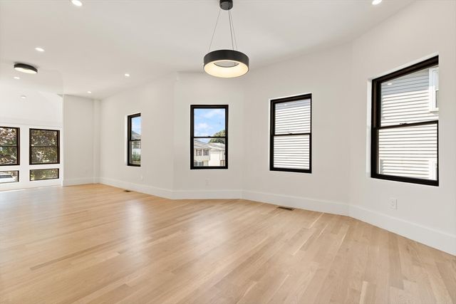 94 Lexington St, Watertown, MA 02472