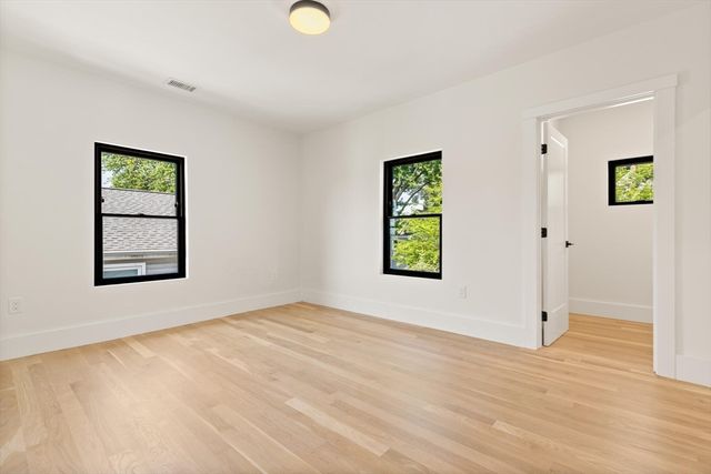 94 Lexington St, Watertown, MA 02472