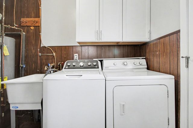 24337 Pennie Street, Dearborn Heights City, MI 48125