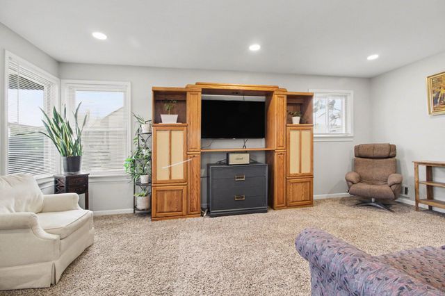 24337 Pennie Street, Dearborn Heights City, MI 48125