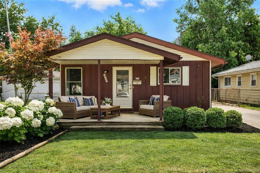 24337 Pennie Street, Dearborn Heights City, MI 48125