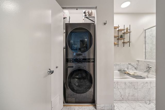 565 W Quincy Street 904, Chicago, IL 60661