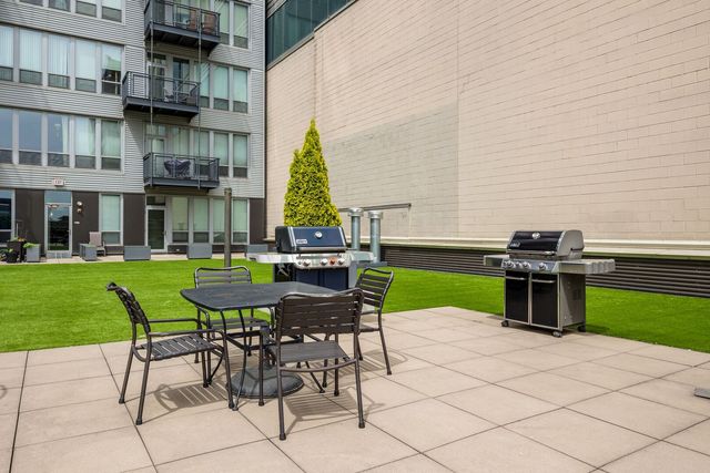 565 W Quincy Street 904, Chicago, IL 60661