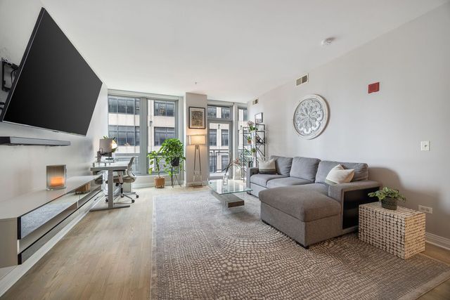 565 W Quincy Street 904, Chicago, IL 60661