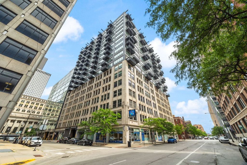 565 W Quincy Street 904, Chicago, IL 60661