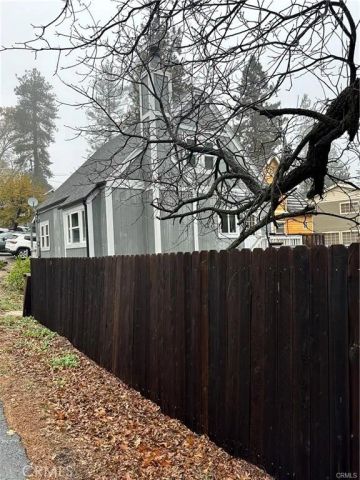 324 Forest, Crestline, CA 92325