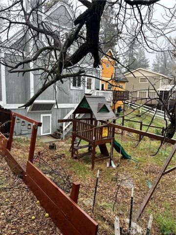 324 Forest, Crestline, CA 92325