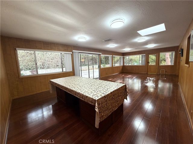 108 Barret, Riverside, CA 92507