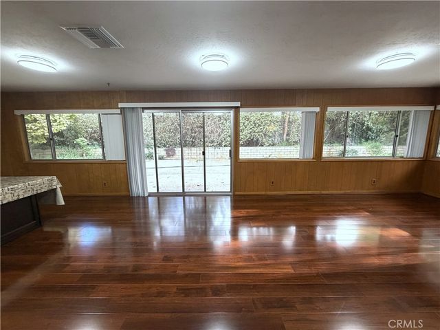 108 Barret, Riverside, CA 92507
