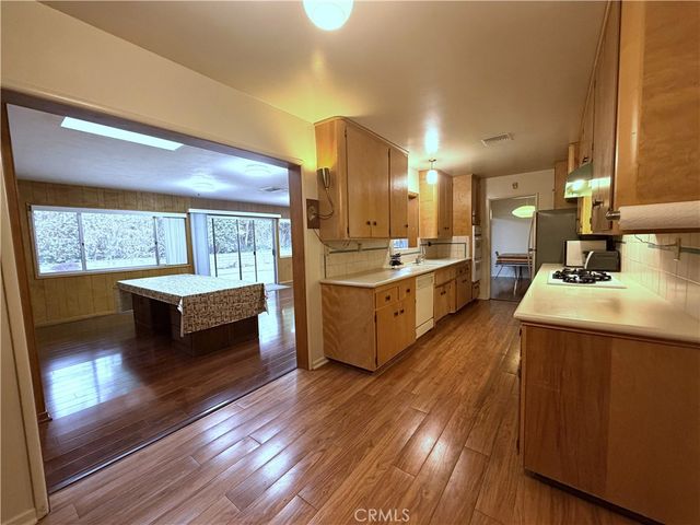108 Barret, Riverside, CA 92507